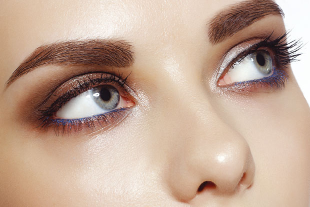 На цени су природне - дуже и дебље обрве